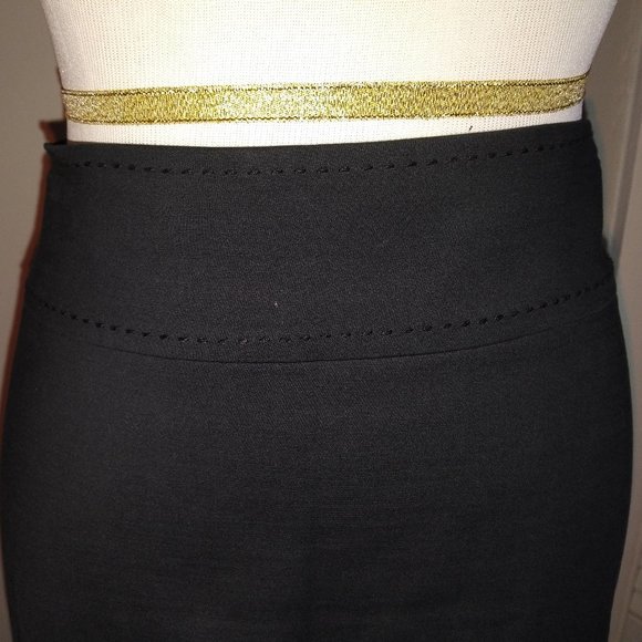 Ellen Tracy Black Pencil Straight Skirt Microfiber Sz 10 Ultra Flattering VGUC - Picture 3 of 5
